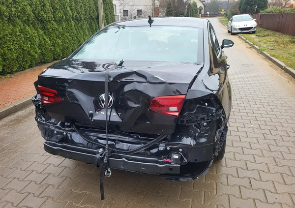 Volkswagen Passat cena 81500 przebieg: 37900, rok produkcji 2022 z Warszawa małe 667